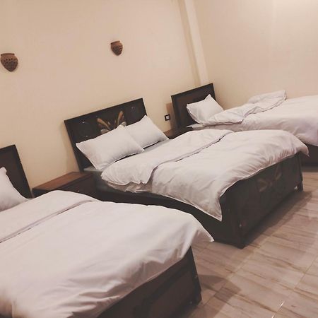 Quiet Gate Guest House Lel Agalta Esterno foto