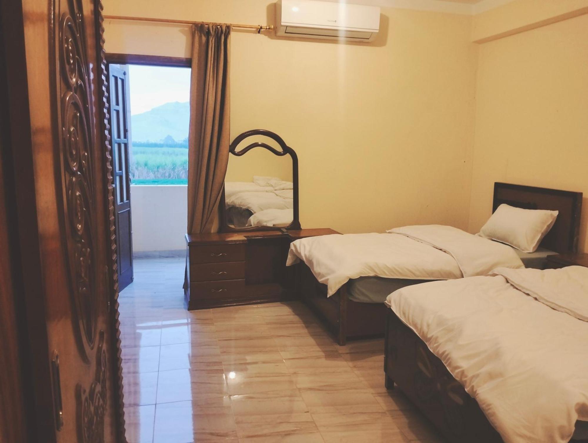 Quiet Gate Guest House Lel Agalta Esterno foto