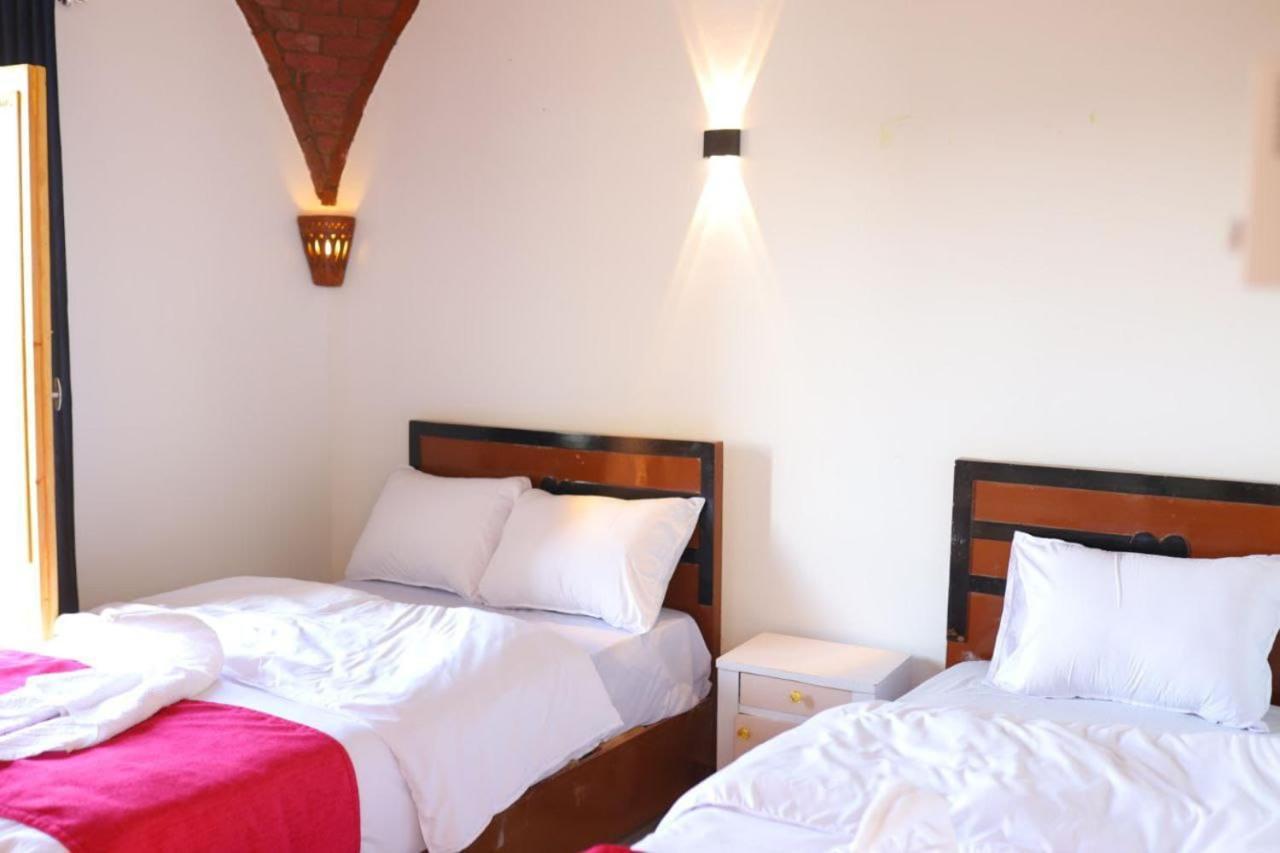 Quiet Gate Guest House Lel Agalta Esterno foto