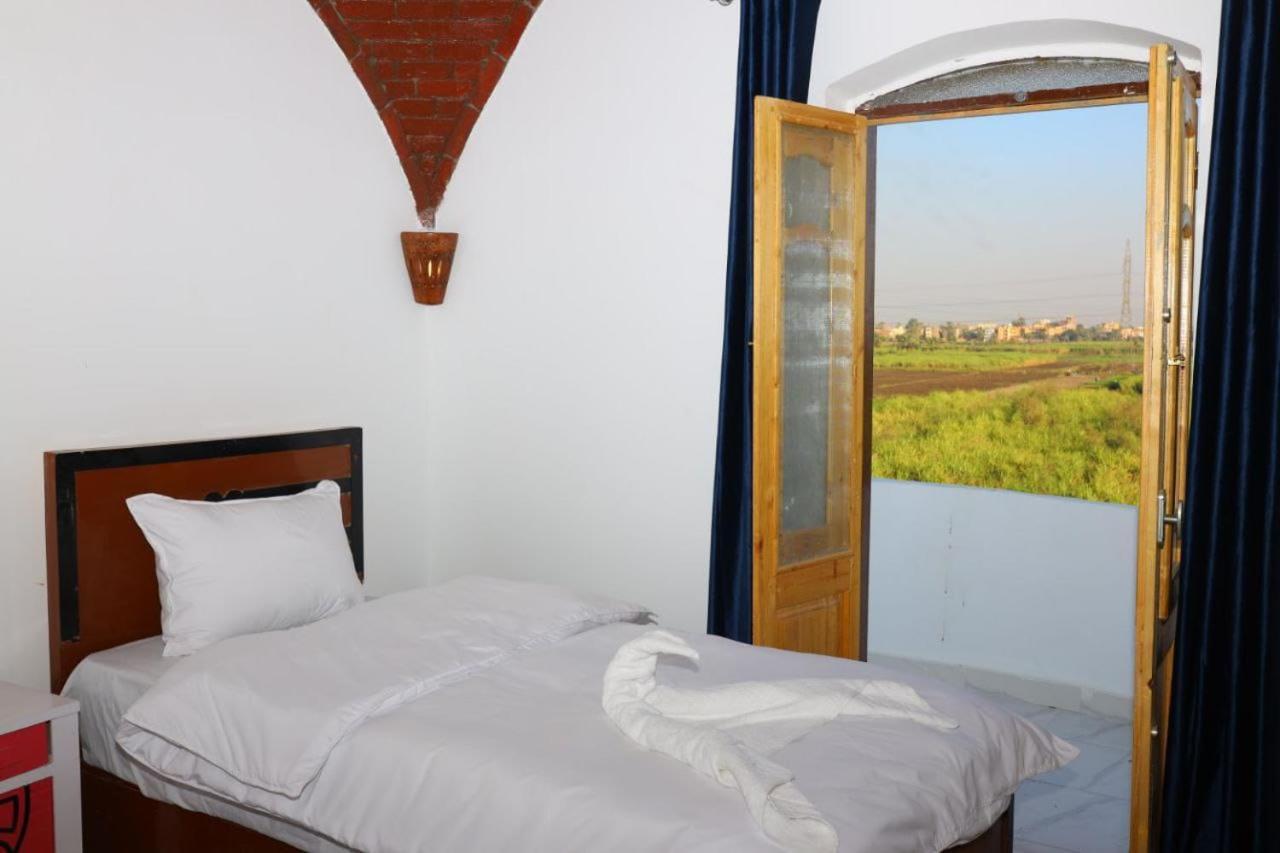 Quiet Gate Guest House Lel Agalta Esterno foto