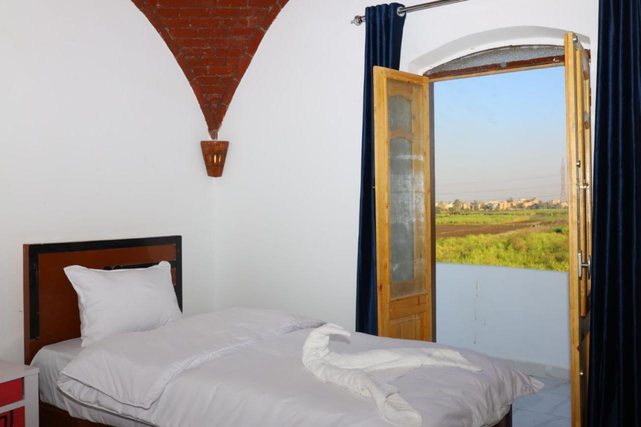Quiet Gate Guest House Lel Agalta Esterno foto