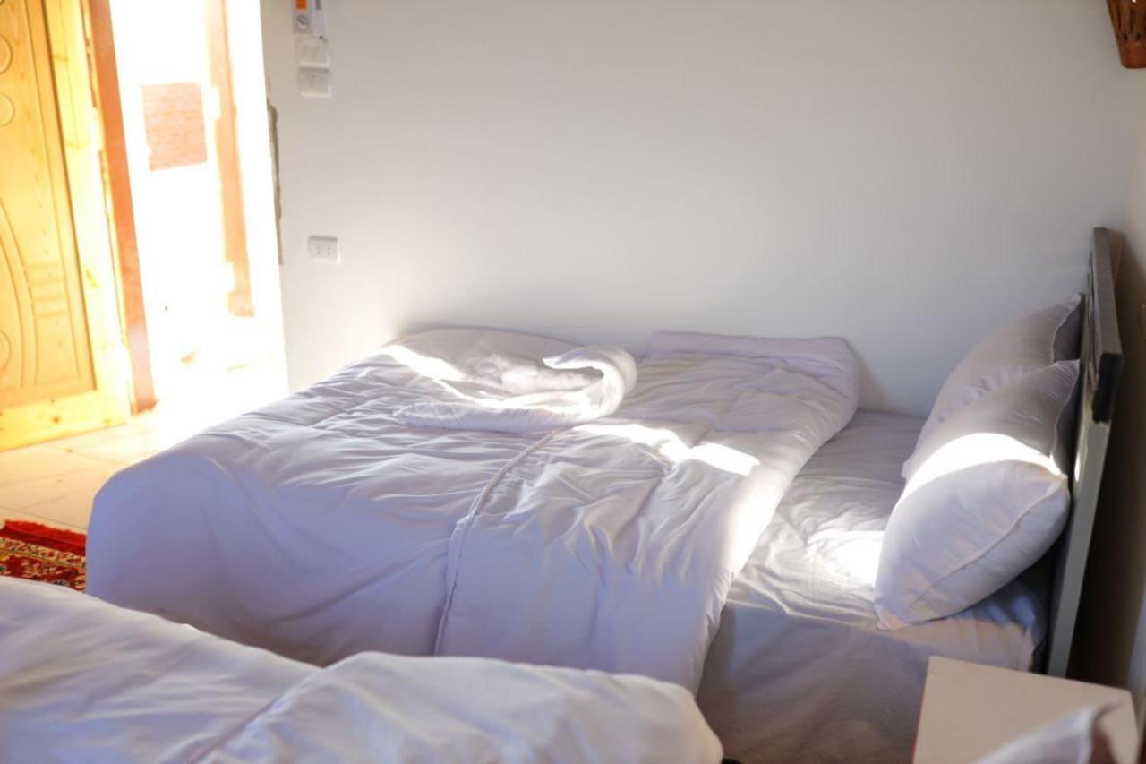 Quiet Gate Guest House Lel Agalta Esterno foto