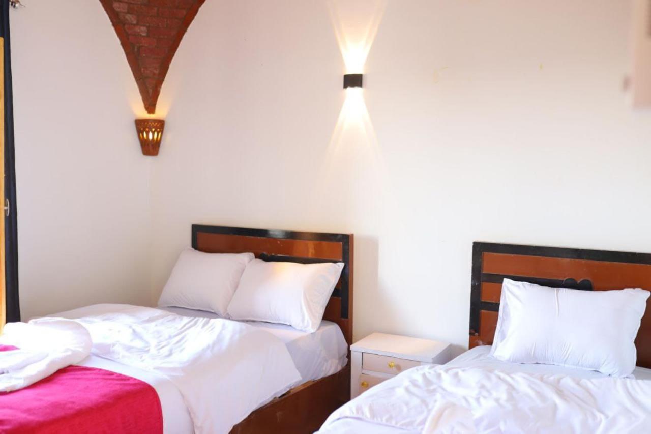 Quiet Gate Guest House Lel Agalta Esterno foto