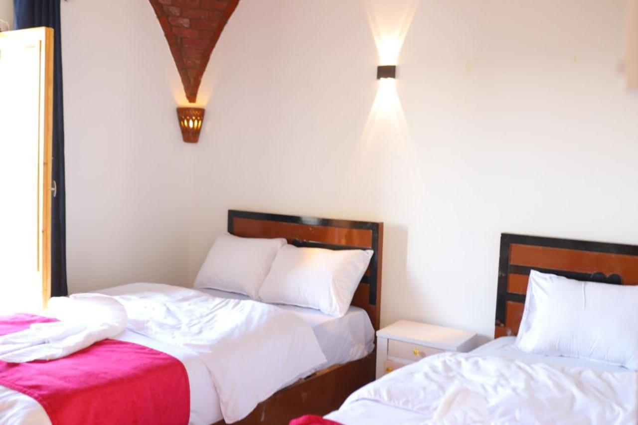 Quiet Gate Guest House Lel Agalta Esterno foto