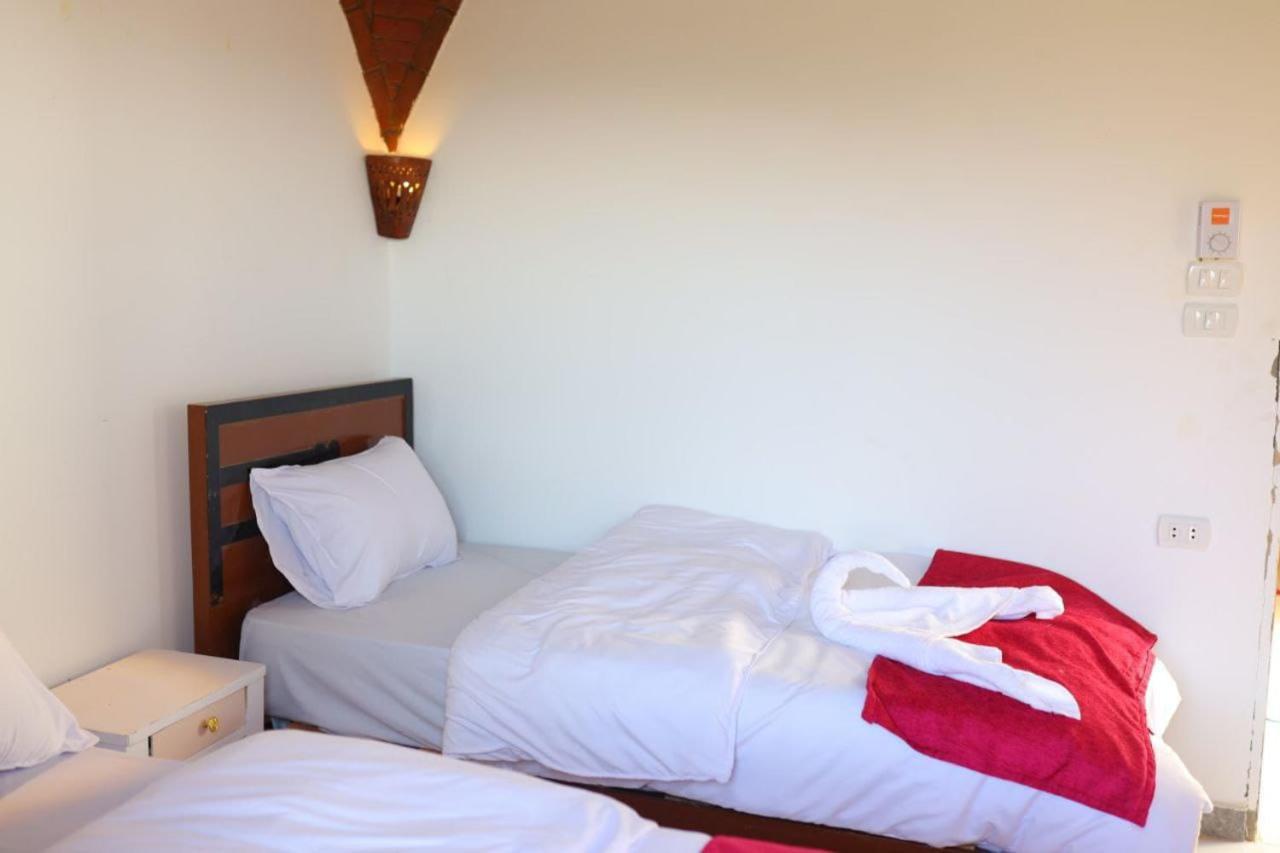 Quiet Gate Guest House Lel Agalta Esterno foto